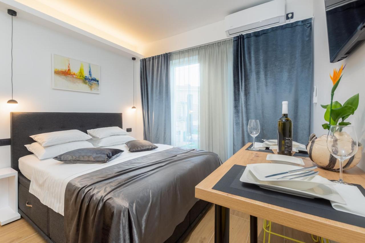 Studio Apartman Lilly With Private Parking In The Yard Of The House 普拉 外观 照片