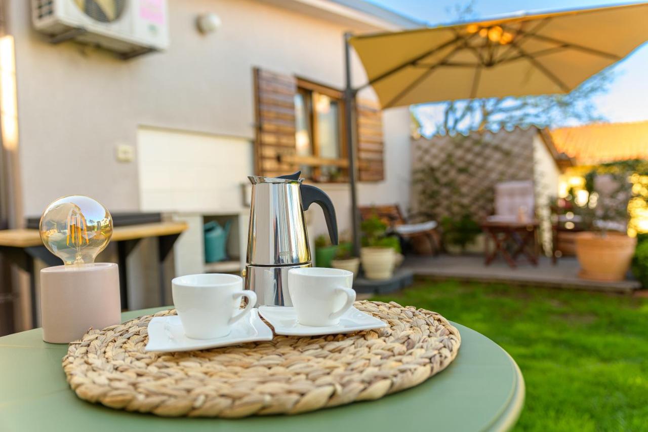 Studio Apartman Lilly With Private Parking In The Yard Of The House 普拉 外观 照片